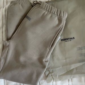 Essentials kids L sweatpants in Tan